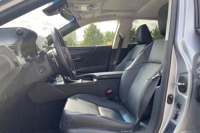 Lexus ES 300h Business Edition