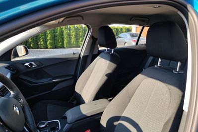 BMW Seria 1 118i Advantage aut