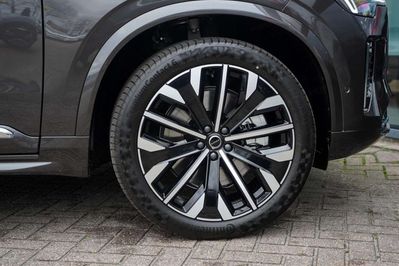 Volvo XC90 B5 AWD Plus Bright 7os