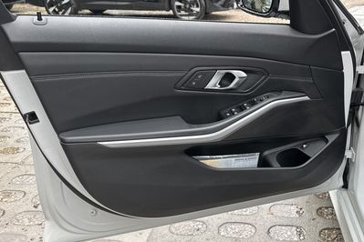 BMW Seria 3 320e PHEV