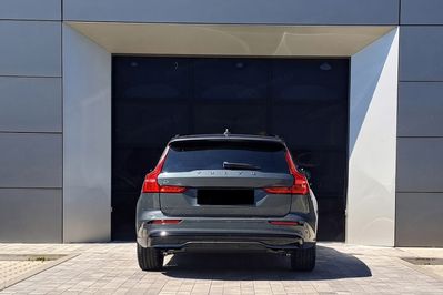 Volvo V60 B4 Ultra Dark