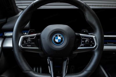 BMW Seria 5 530e xDrive M Sport