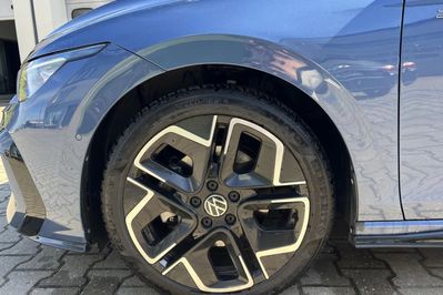 Volkswagen Golf 1.5 eTSI EVO R-Line DSG
