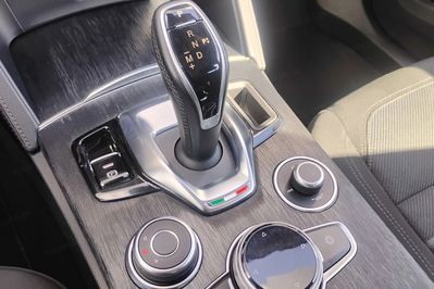 Alfa Romeo Stelvio Turbo Business Q4