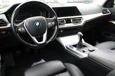 BMW Seria 3 318i aut