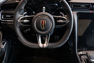 Hongqi H6 2.0T Deluxe DSG