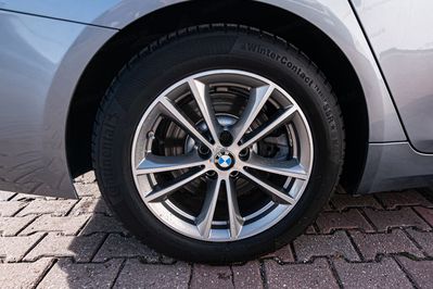 BMW Seria 5 520d xDrive Sport Line