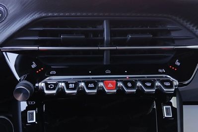 Peugeot 2008 1.2 Puretech Gt S&S EAT8