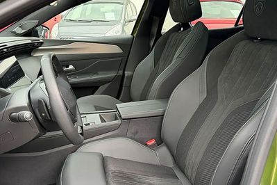 Peugeot 408 GT Exclusive e-DCS7 1.6 Plug-in Hybrid