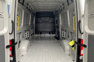 Volkswagen Crafter L4H3 AT8