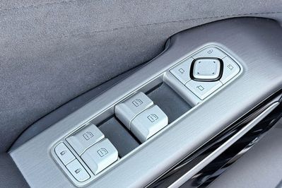 Hongqi H9 2.0T Deluxe