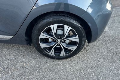 Renault Clio Limited 1.6 E-Tech Hybrid AT