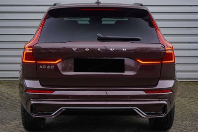 Volvo XC60 B5 AWD Ultra Dark