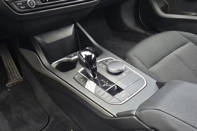 BMW Seria 1 118i Advantage aut