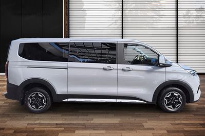 Ford Tourneo Custom 320 L2H1 Active A8 AWD