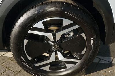 Peugeot 2008 Allure e-DCS 1.2 mHEV