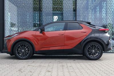 Toyota C-HR 2.0 PHEV Dynamic Force Tokyo Edition