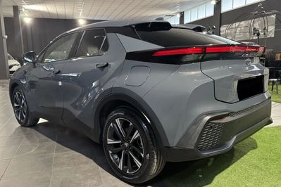 Toyota C-HR Style 2.0 Hybrid Dynamic Force Plug-in
