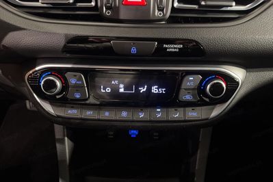 Hyundai i30 1.5 T-GDI 48V Smart DCT