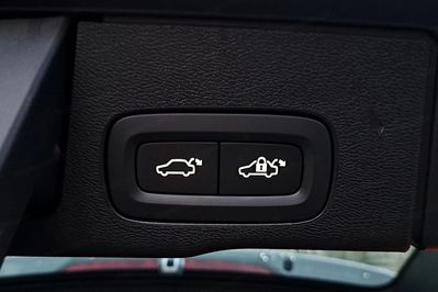Volvo XC60 B4 D AWD Plus Dark aut
