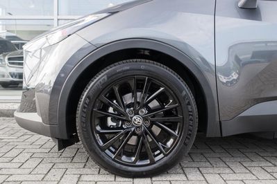 Toyota C-HR GR Sport 2.0 Hybrid Dynamic Force Plug-in