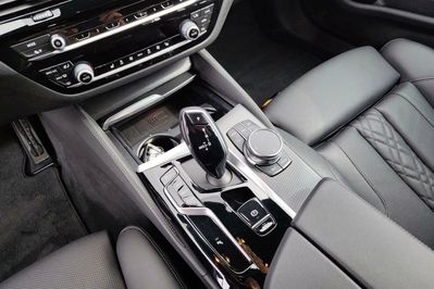 BMW Seria 5 Touring 530i xDrive M Sport