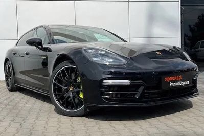 Porsche Panamera 4 e-Hybrid Sport Turismo 10 Years Edition