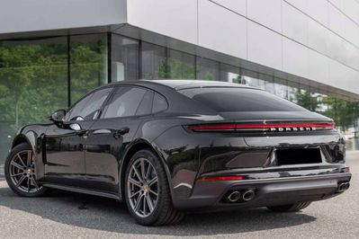 Porsche Panamera 4