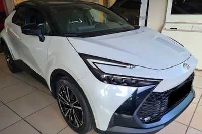 Toyota C-HR Executive 2.0 Plug-in Hybrid Dynamic Force