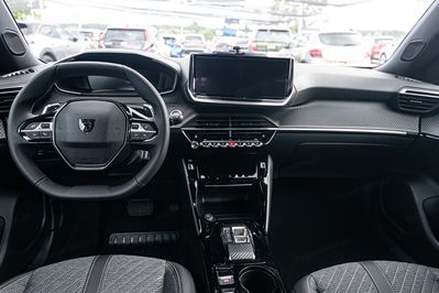 Peugeot 2008 Allure e-DCS 1.2 mHEV