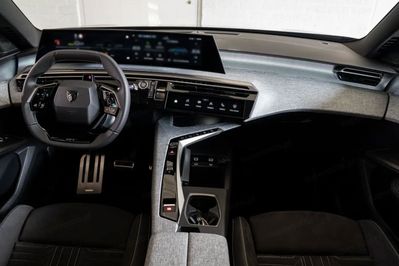 Peugeot 5008 GT 73kWh