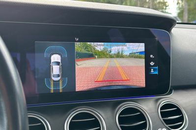 Mercedes E Klasa 220 d 4MATIC Avantgarde