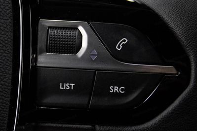 Peugeot 2008 PureTech Allure S&S EAT8
