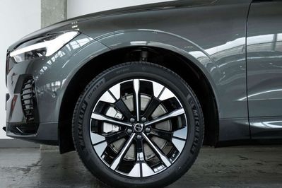Volvo XC60 B5 AWD Ultra Dark
