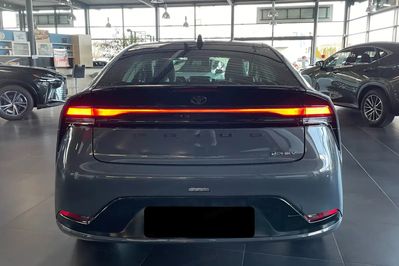 Toyota Prius Prestige 2.0 Hybrid Plug-in