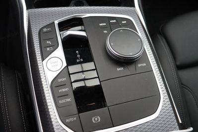 BMW Seria 3 330e xDrive M Sport