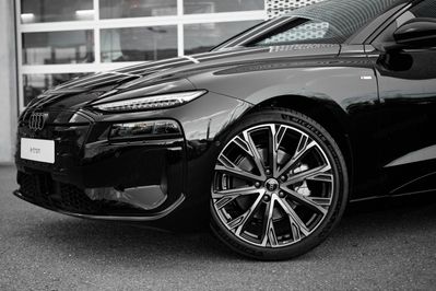 Audi A6 E-tron quattro Avant S line