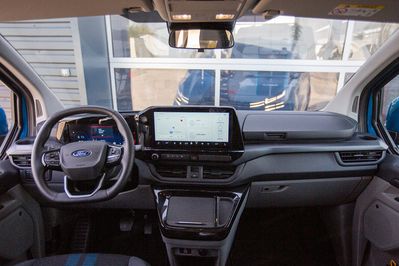 Ford Tourneo Custom 2.5 PHEV CVT L1 Sport