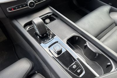 Volvo XC60 B4 B Plus Dark