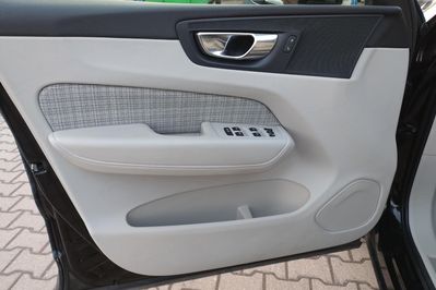 Volvo XC60 T6 Plug-In Hybrid AWD Core