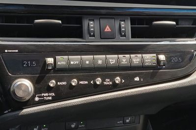 Lexus ES 300h Business Edition