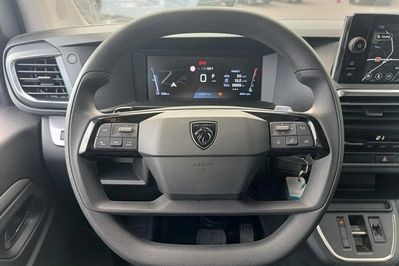 Peugeot Traveller BlueHDi
