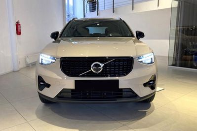 Volvo XC40 B4 Plus Dark