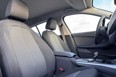 BMW Seria 1 118i Advantage aut