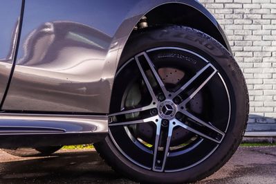 Mercedes Klasa E 300 e 4-Matic AMG