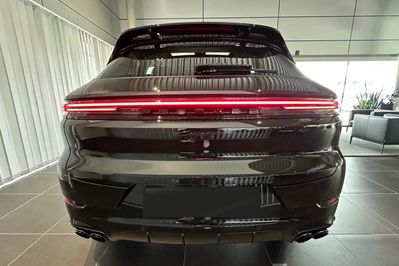 Porsche Cayenne E-Hybrid Black Edition