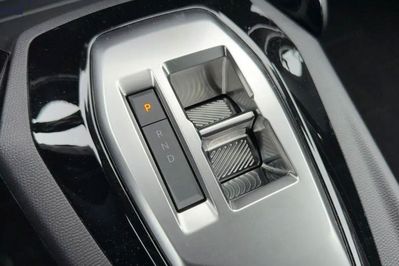 Peugeot 2008 Business e-DCS6 1.2 PureTech mHEV