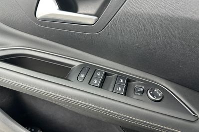 Peugeot 3008 GT 1.6 Hybrid e-EAT8