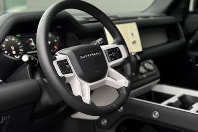 Land Rover Defender 110 D250 S