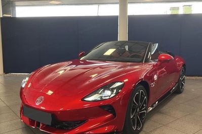 MG Cyberster 77kWh AWD Czerwony Dach